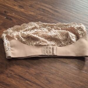 Elegant Lace Bandeau Bra in‎ Tan